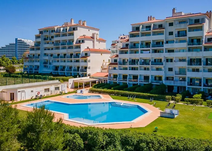 2Bdr Duplex W Ac & Pool In Portimao By Lovelystay