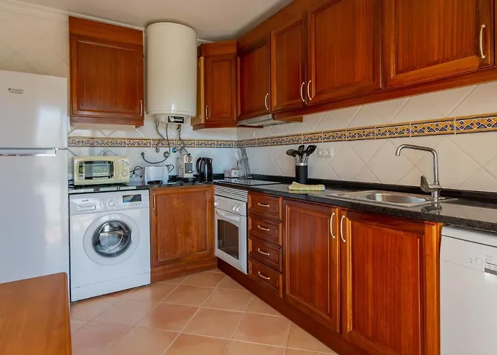 2Bdr Duplex W Ac & Pool In Portimao By Lovelystay