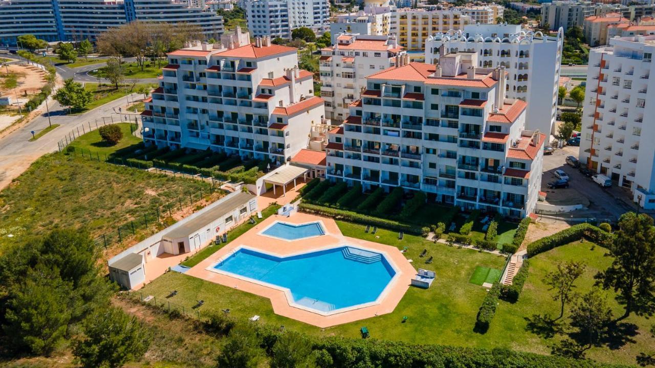 2bdr Duplex W Ac & Pool In By Lovelystay *